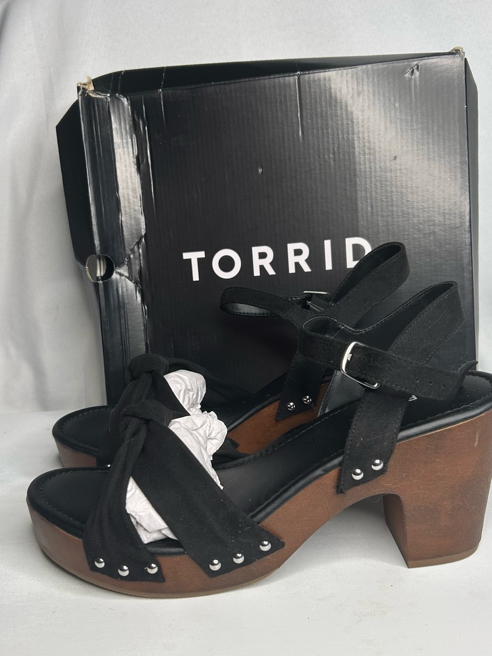 New In Box Torrid 4H BLK KNOT FAUX WOOD HEEL Sz 13 - Picture 4 of 7